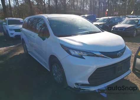 2021 Toyota Sienna Xle z USA, uszkodzony, nr VIN 5TDYSKFC0MS022318